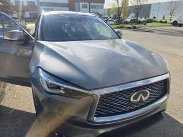 Infiniti QX windshield service on location in Calgary
